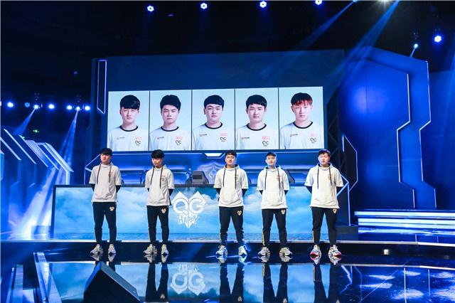 他的成功离 他的成功离