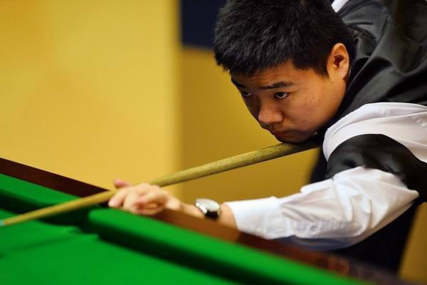 她的发球和 她的发球和