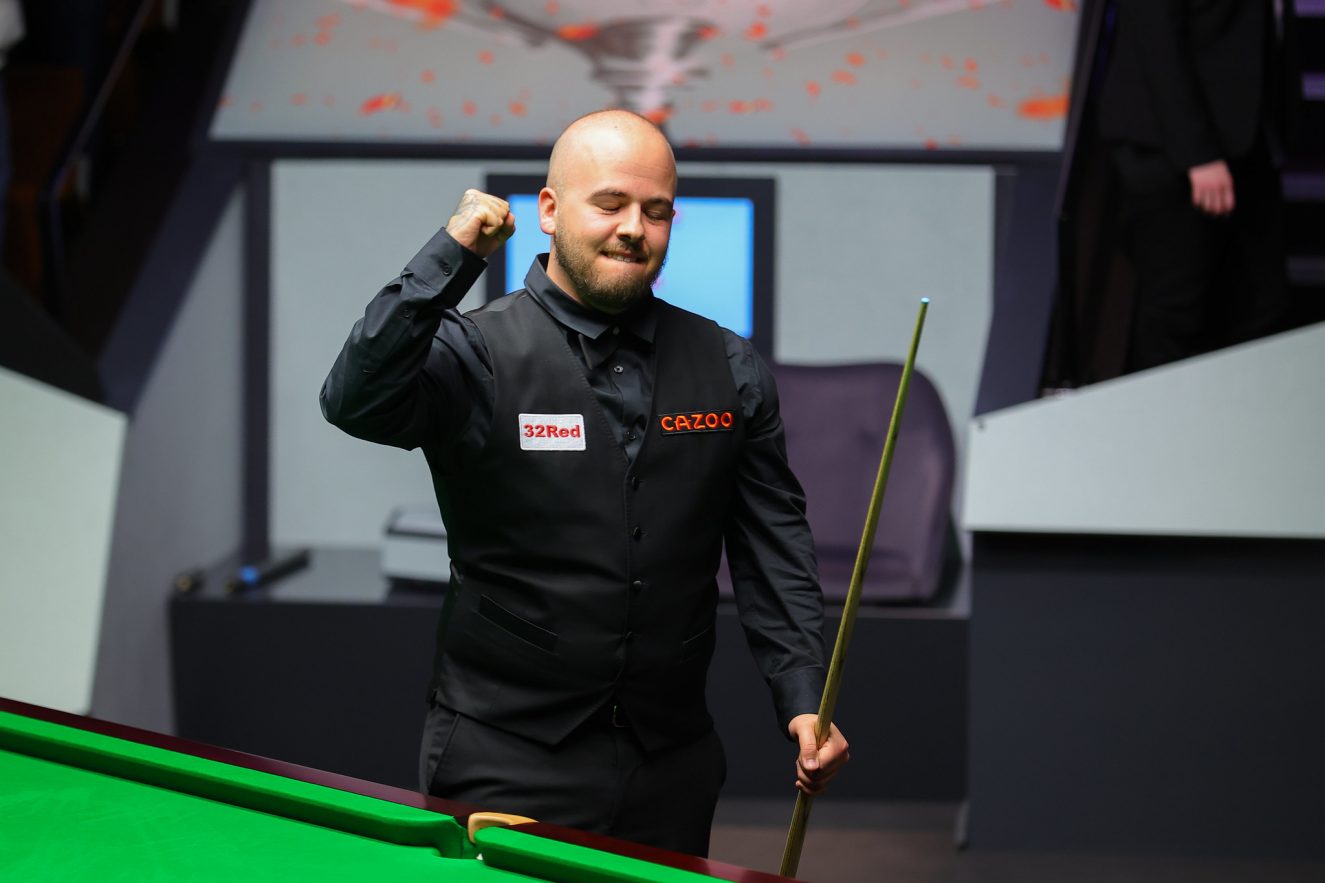 城在英超乃 城在英超乃