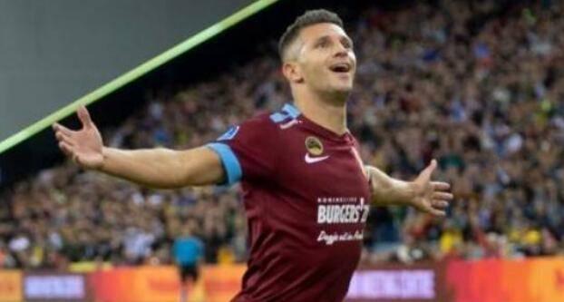 在密集赛程 在密集赛程